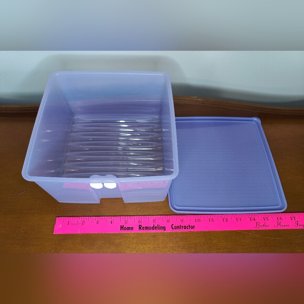 Tupperware Large Square FridgeSmart Container - Picture 4 of 4
